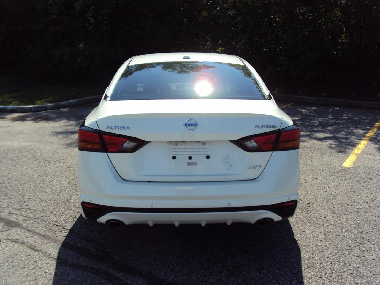 2022 Nissan Altima Platinum Photo