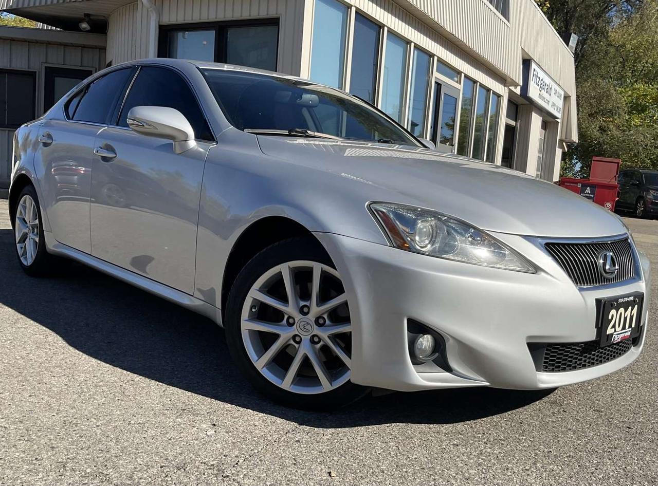2011 Lexus IS IS 250 AWD - LEATHER! NAV! BACK-UP CAM! SUNROOF! Photo0