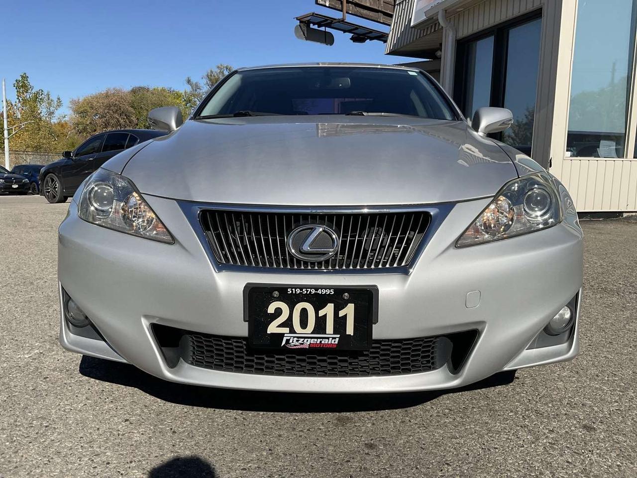 2011 Lexus IS IS 250 AWD - LEATHER! NAV! BACK-UP CAM! SUNROOF! Photo