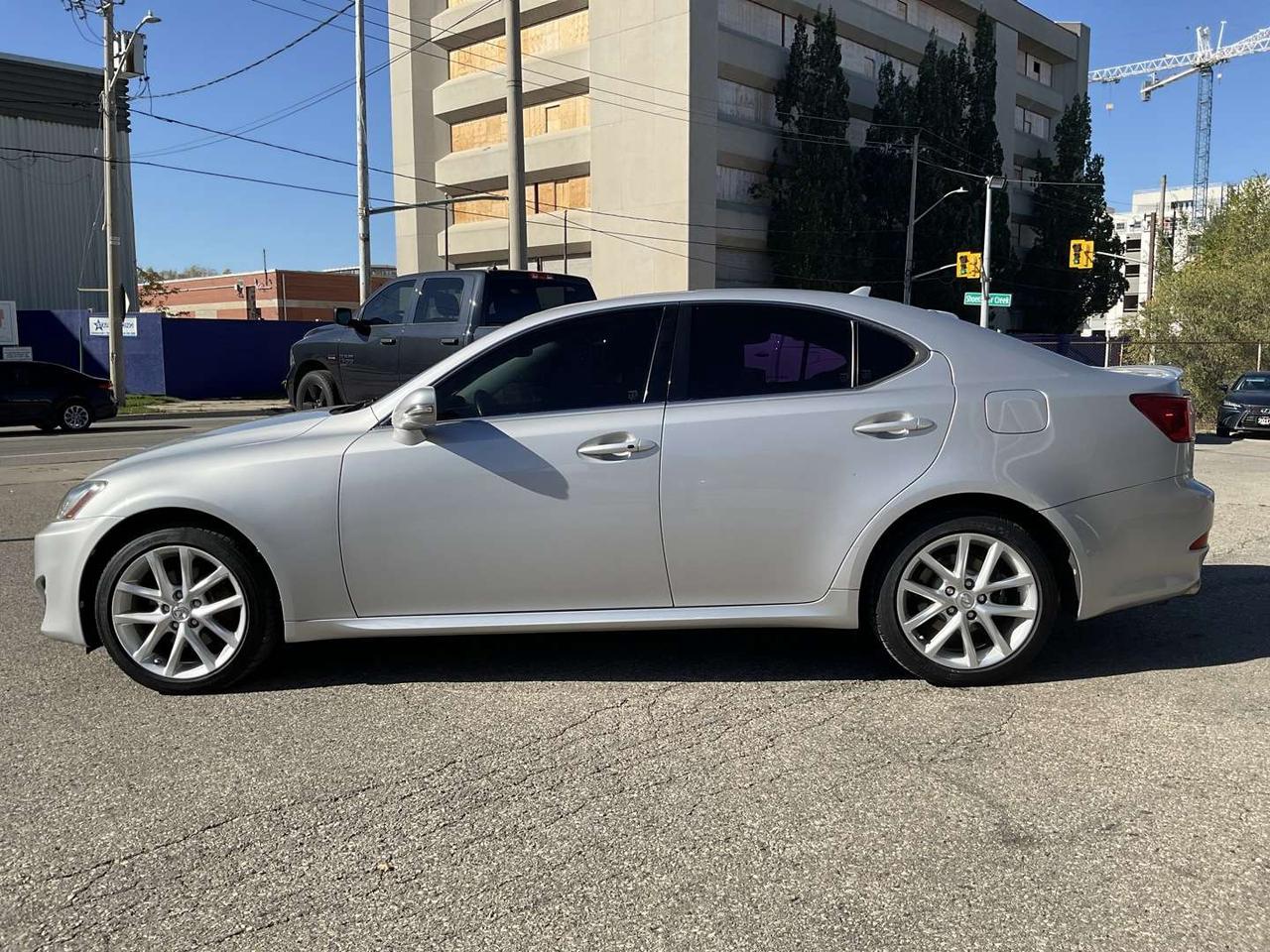 2011 Lexus IS IS 250 AWD - LEATHER! NAV! BACK-UP CAM! SUNROOF! Photo