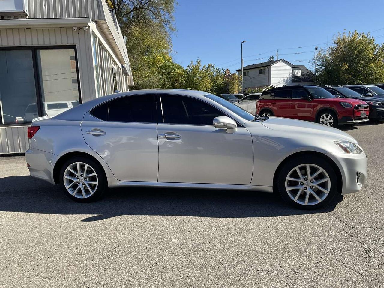 2011 Lexus IS IS 250 AWD - LEATHER! NAV! BACK-UP CAM! SUNROOF! Photo