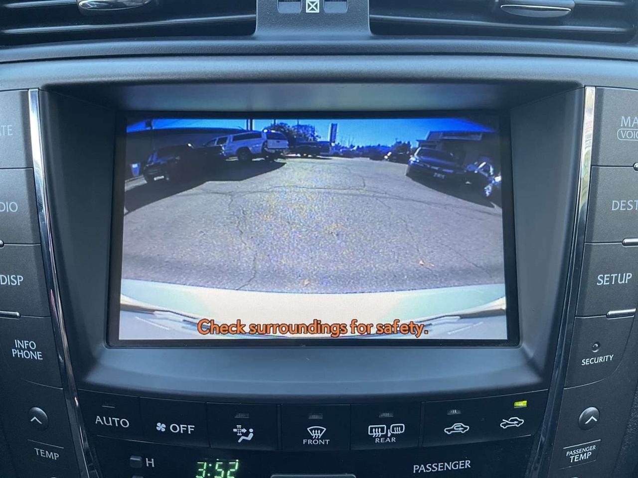 2011 Lexus IS IS 250 AWD - LEATHER! NAV! BACK-UP CAM! SUNROOF! Photo