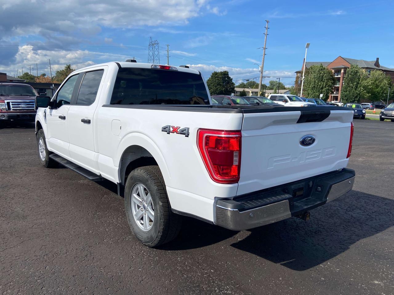 2023 Ford F-150 XLT CREW CAB 5.0L 6.5FT LONG BOX LOCKING AXLE Photo