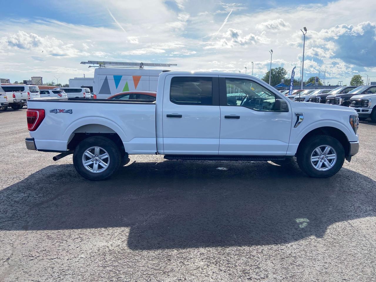 2023 Ford F-150 XLT CREW CAB 5.0L 6.5FT LONG BOX LOCKING AXLE Photo