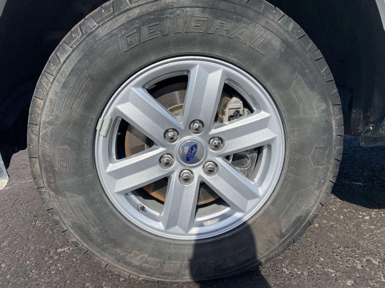 2023 Ford F-150 XLT CREW CAB 5.0L 6.5FT LONG BOX LOCKING AXLE Photo