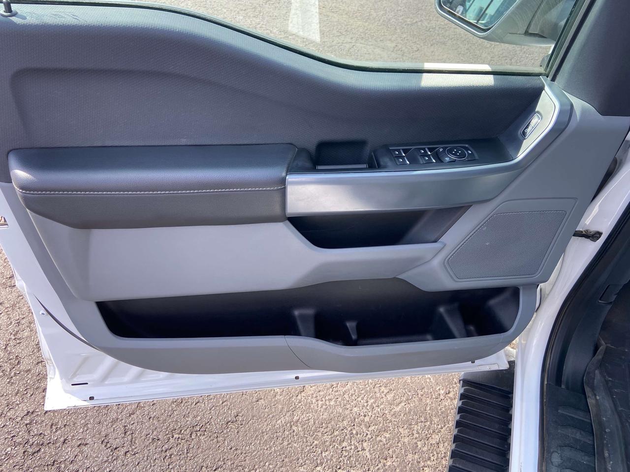 2023 Ford F-150 XLT CREW CAB 5.0L 6.5FT LONG BOX LOCKING AXLE Photo