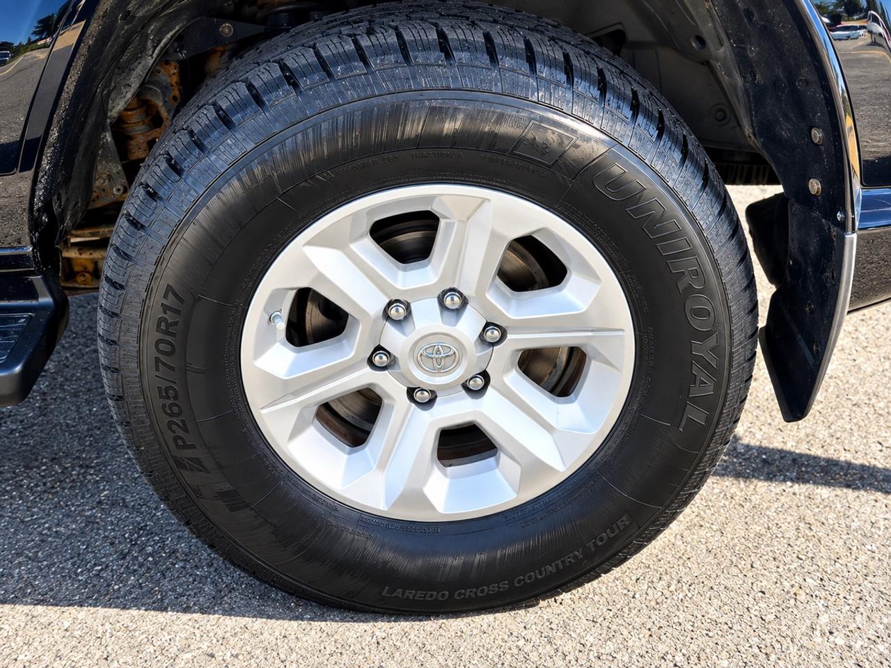2017 Toyota 4Runner SR5 Photo