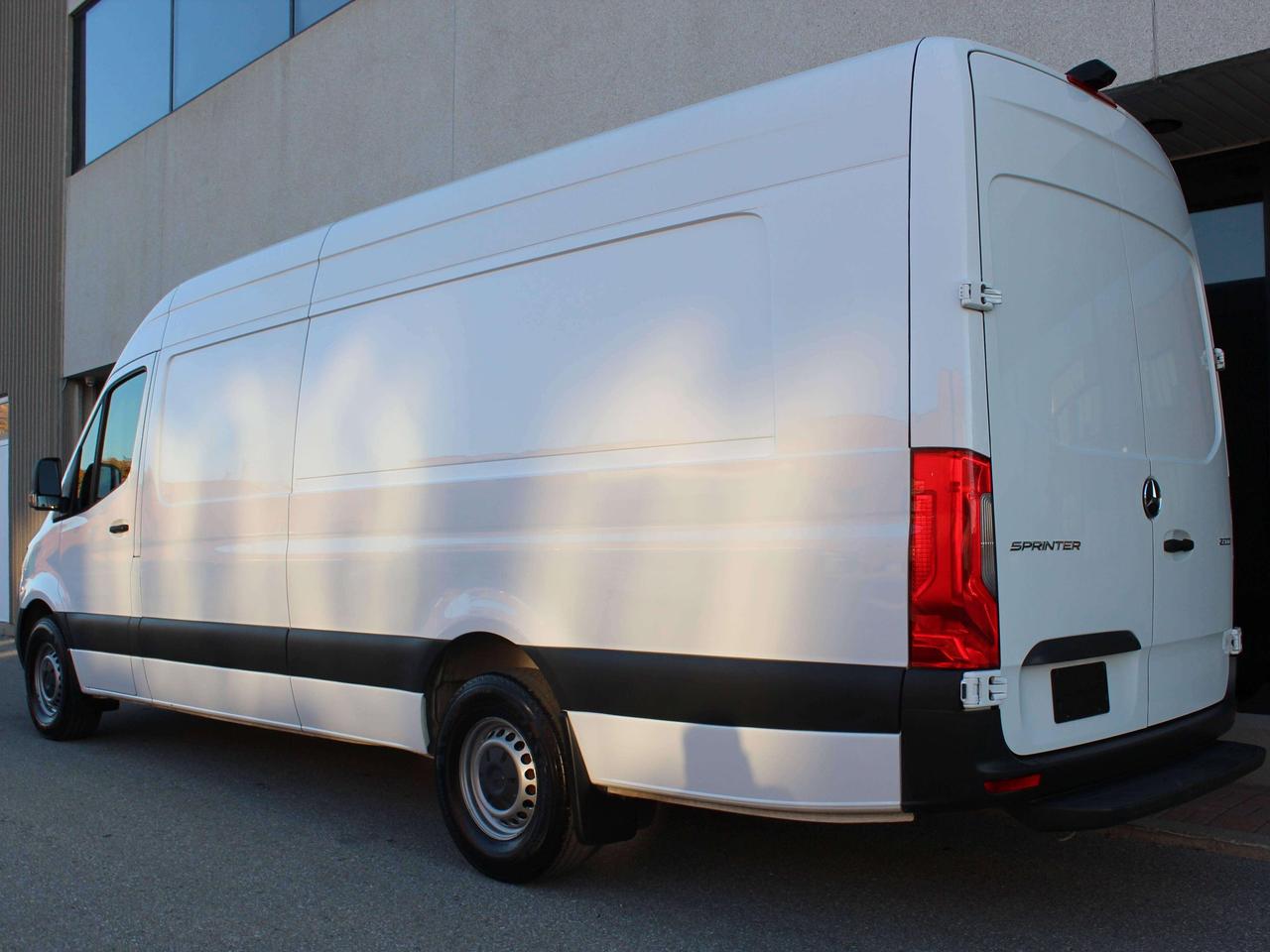 2024 Mercedes-Benz Sprinter 177" EXTRA EXTENDED - DIESEL - 3 SEATER Photo