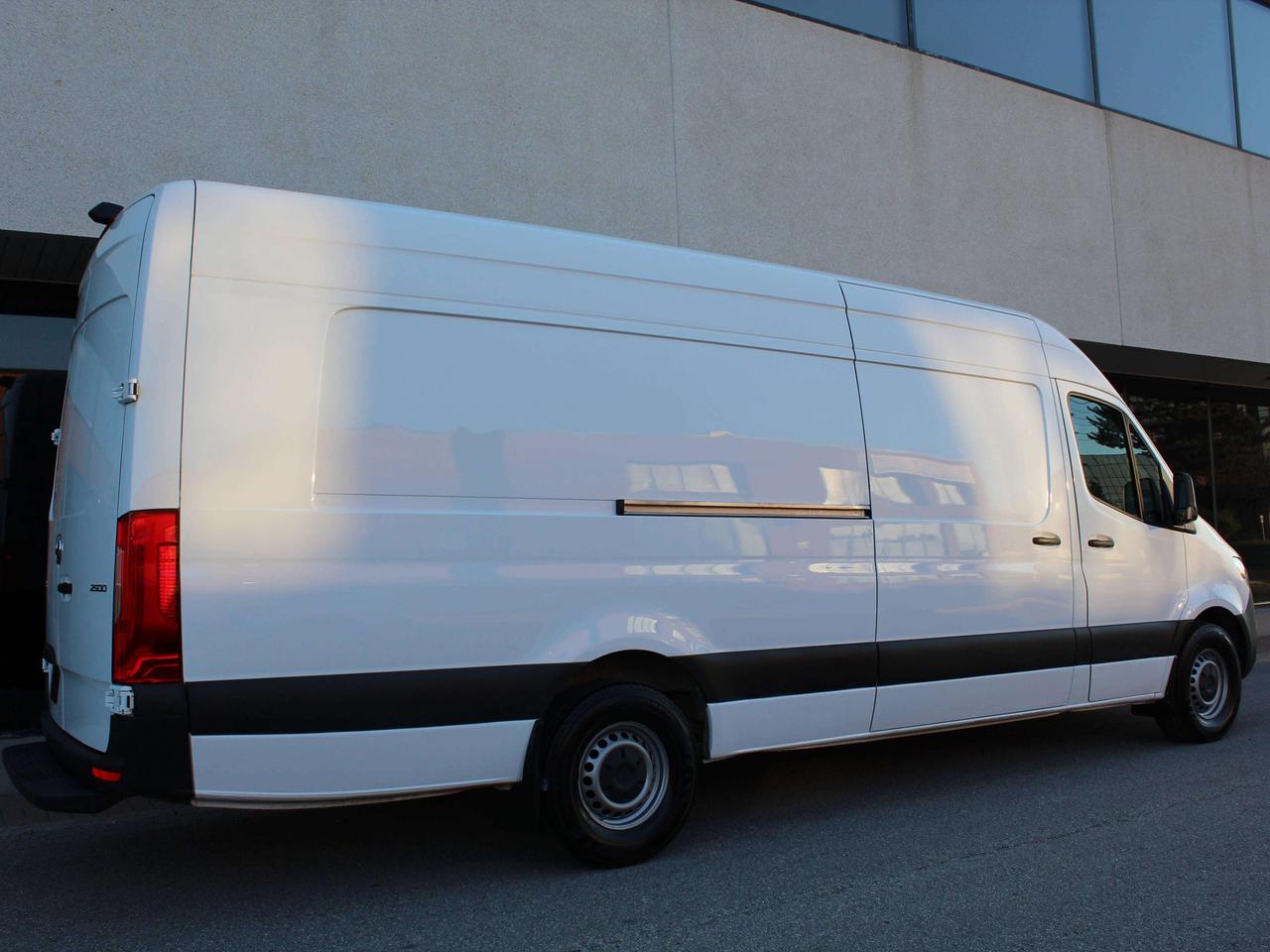 2024 Mercedes-Benz Sprinter 177" EXTRA EXTENDED - DIESEL - 3 SEATER Photo