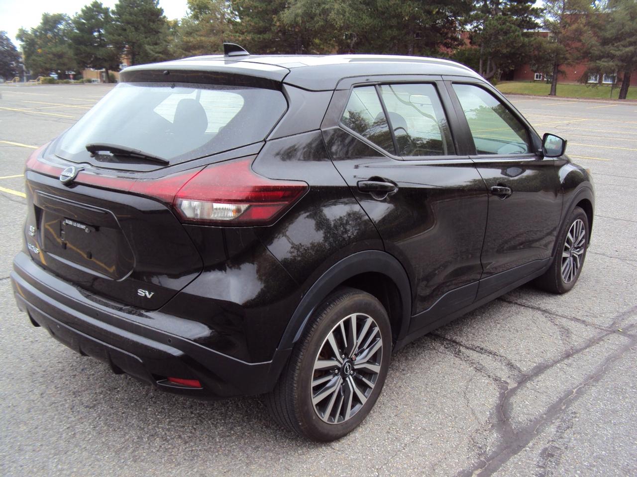 2022 Nissan Kicks SV Photo