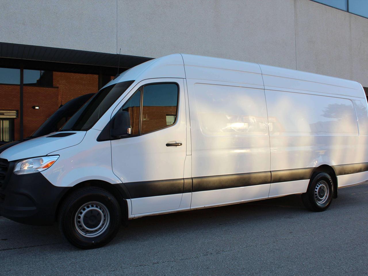 2024 Mercedes-Benz Sprinter 177" EXTRA EXTENDED - DIESEL - 3 SEATER Photo