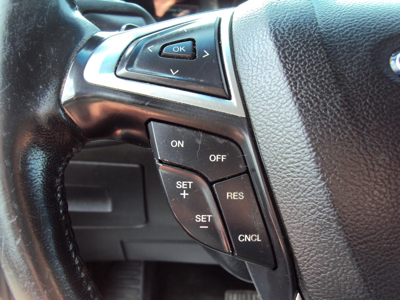 2017 Ford Edge SEL Photo