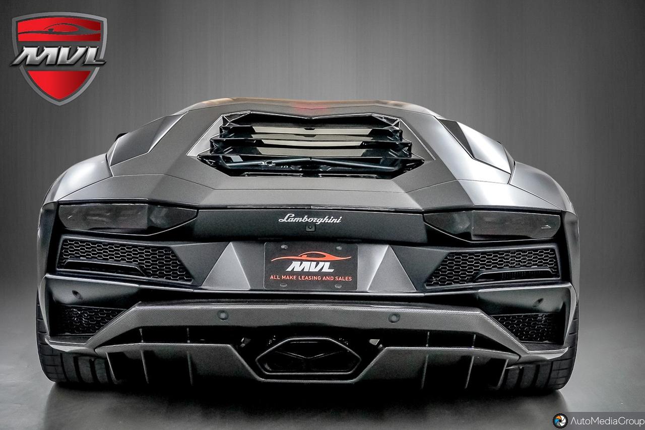2020 Lamborghini Aventador  Photo