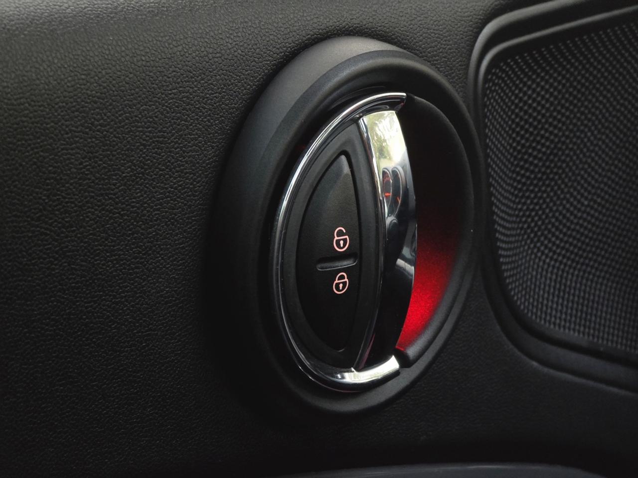 2017 MINI Countryman Cooper S Photo