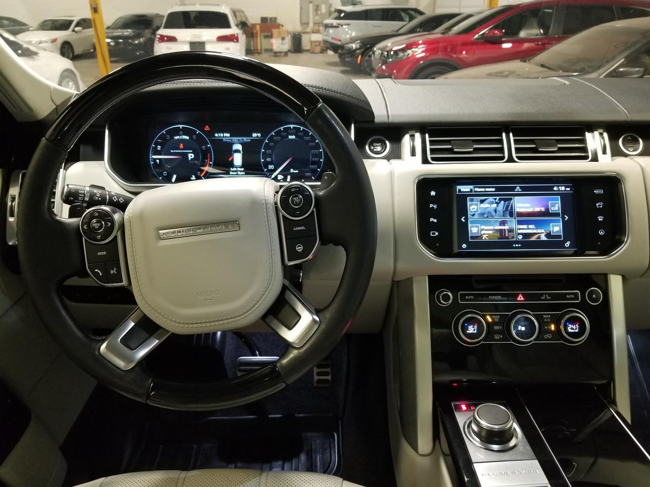 2016 Land Rover Range Rover 5.0L V8 Supercharged 4dr 4x4 Photo