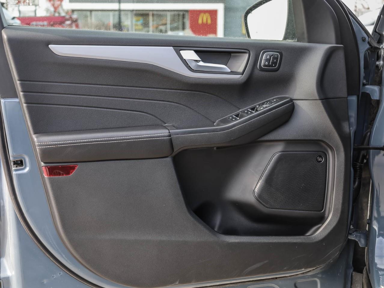 2025 Ford Escape PHEV 4dr Front-Wheel Drive Photo