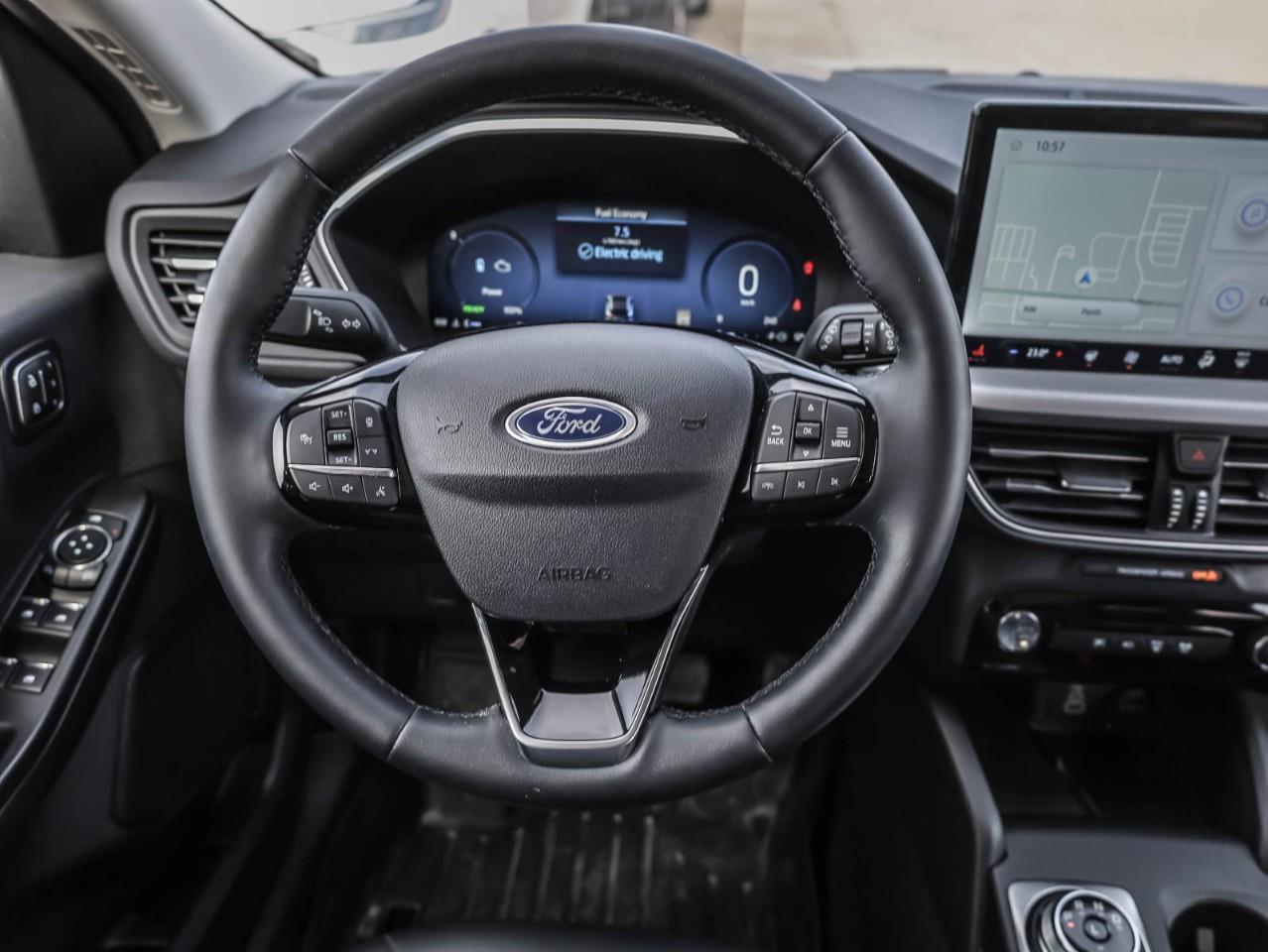 2025 Ford Escape PHEV 4dr Front-Wheel Drive Photo