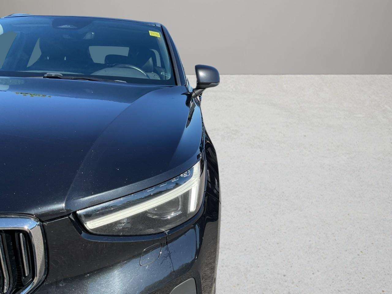 2024 Volvo XC40 B5 Ultimate Bright Theme 4dr All-Wheel Drive Sport Utility Photo
