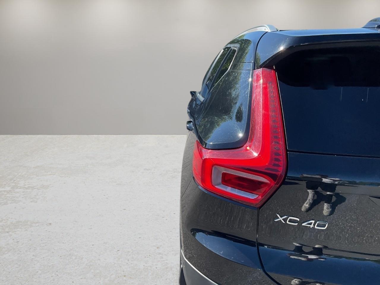 2024 Volvo XC40 B5 Ultimate Bright Theme 4dr All-Wheel Drive Sport Utility Photo