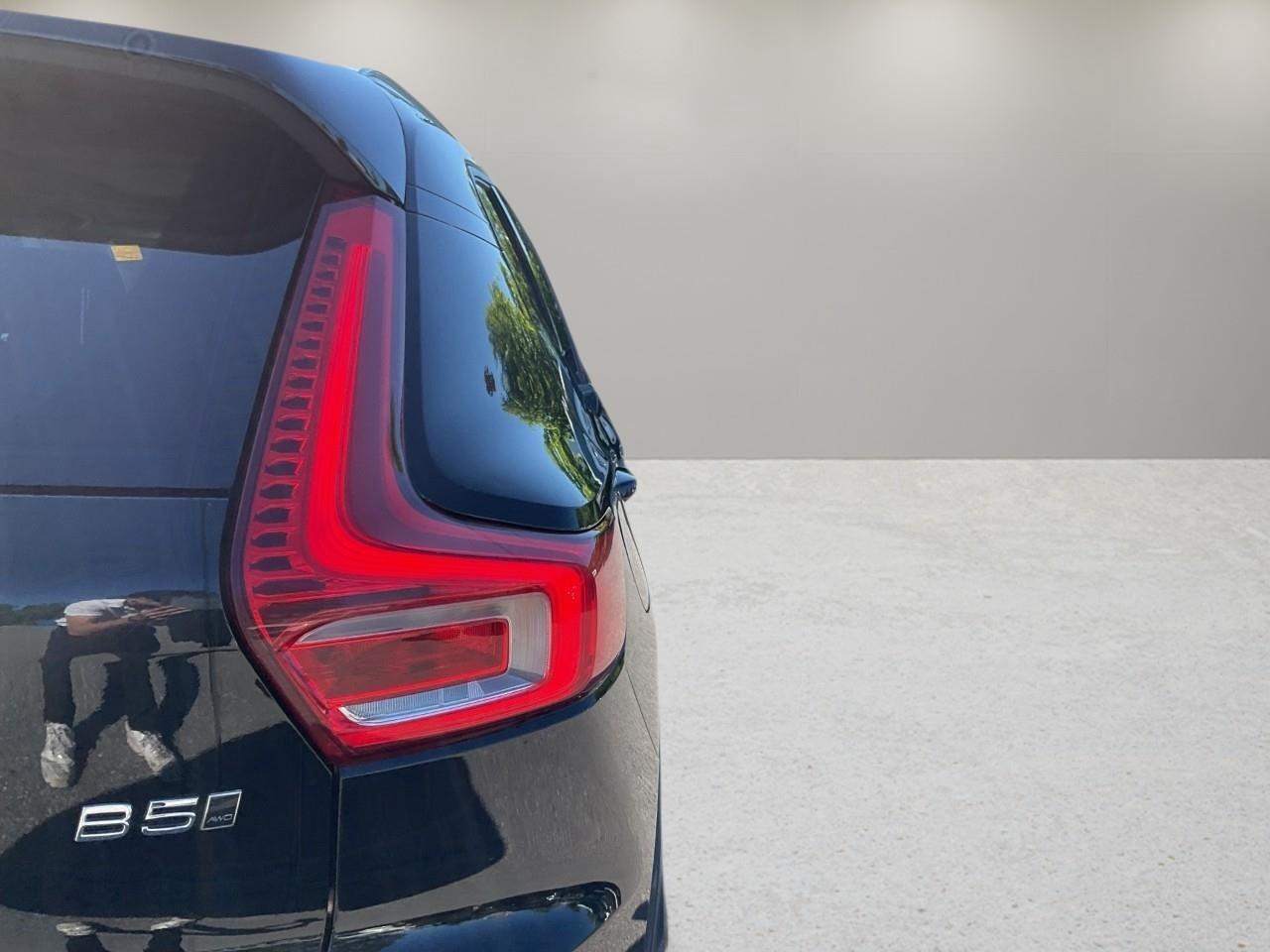 2024 Volvo XC40 B5 Ultimate Bright Theme 4dr All-Wheel Drive Sport Utility Photo