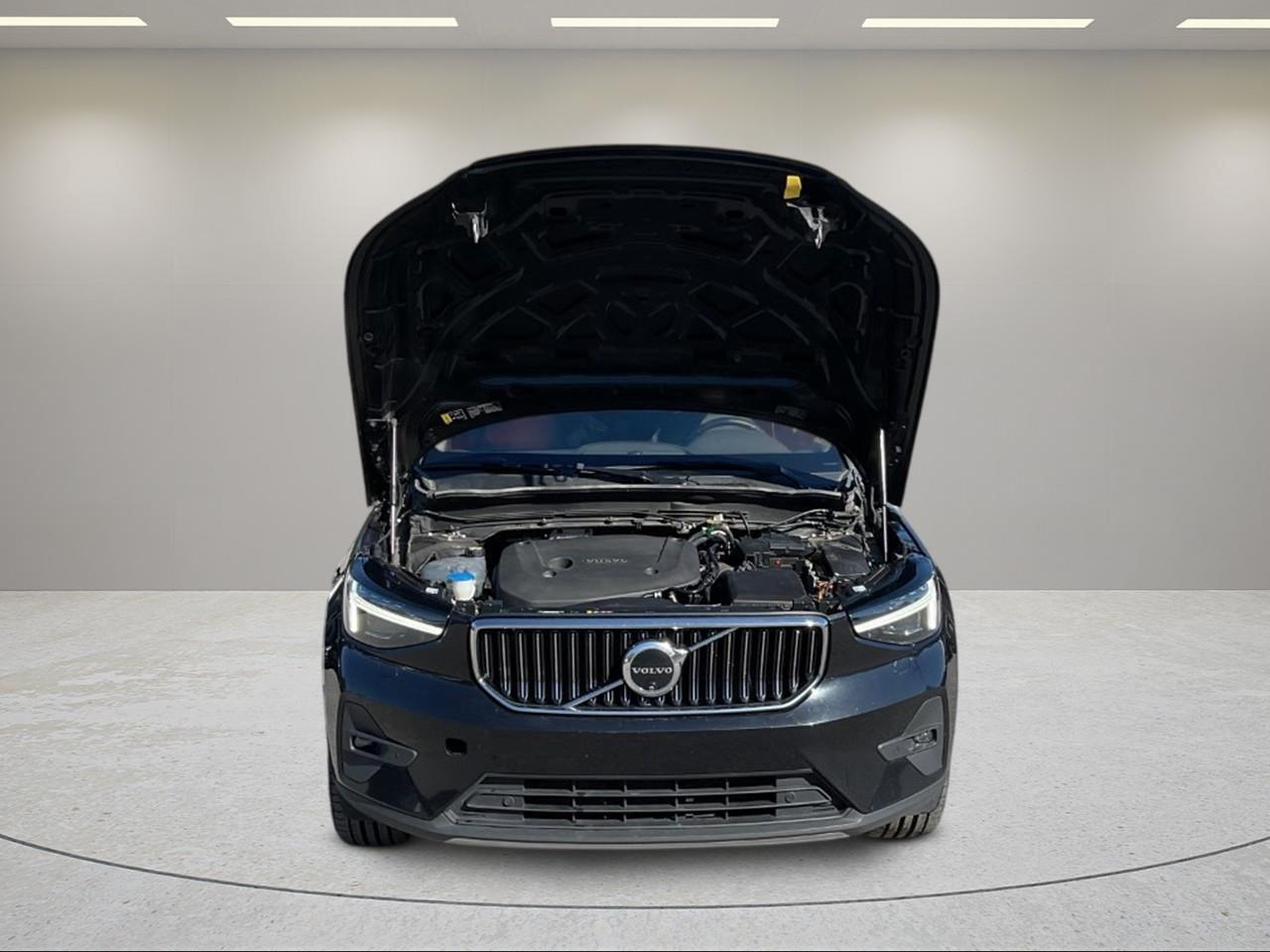 2024 Volvo XC40 B5 Ultimate Bright Theme 4dr All-Wheel Drive Sport Utility Photo