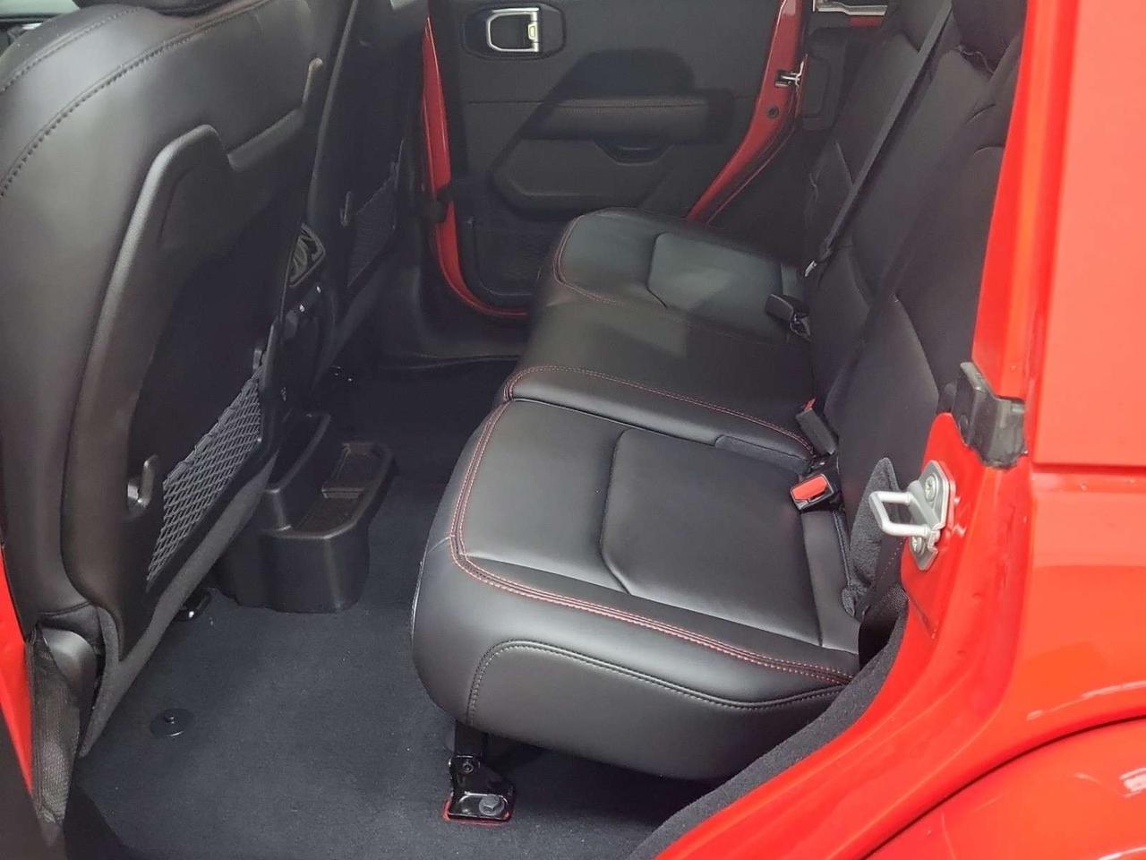 2026 Jeep Wrangler Rubicon   RECON PACKAGE   HEATED LEATHER   BODY-COLOUR HARDTOP   TRAILER TOW   NAVIGATION Photo