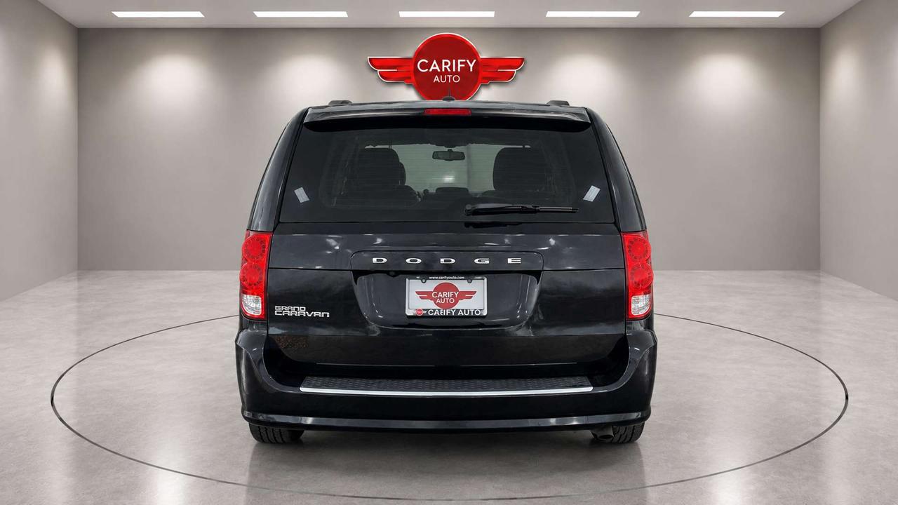 2016 Dodge Grand Caravan SXT Photo