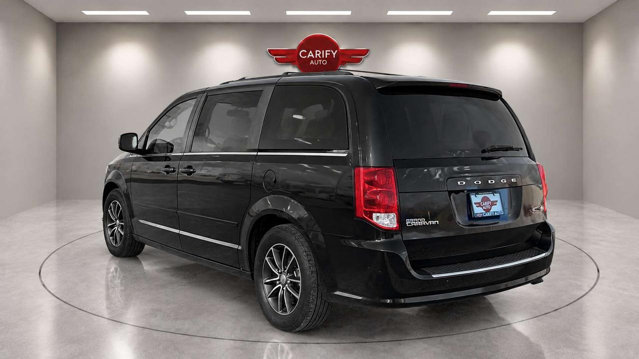 2016 Dodge Grand Caravan SXT Photo