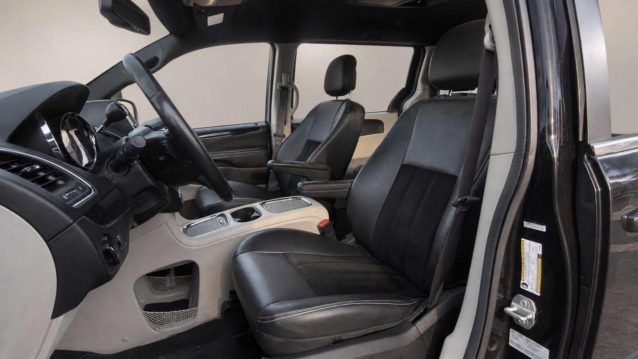 2016 Dodge Grand Caravan SXT Photo