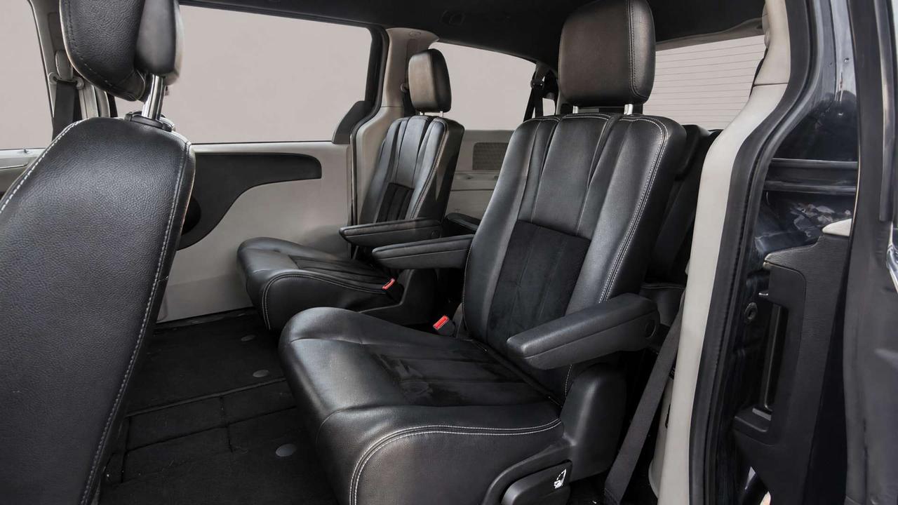 2016 Dodge Grand Caravan SXT Photo