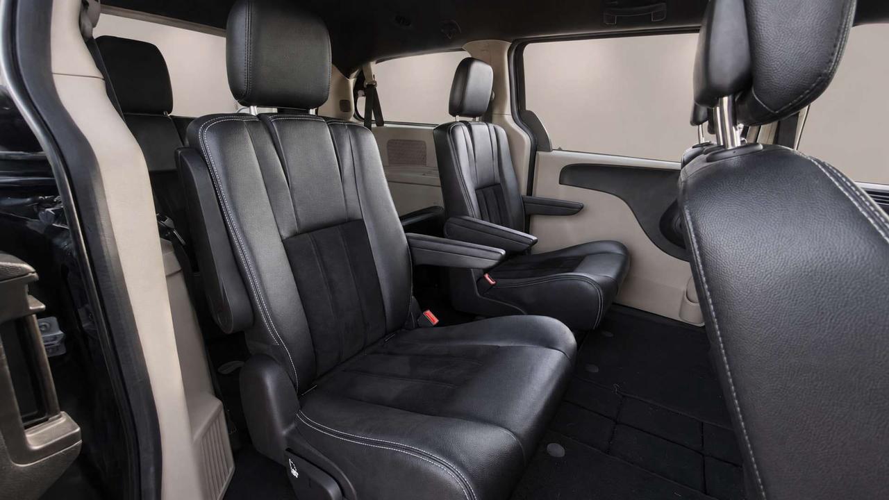 2016 Dodge Grand Caravan SXT Photo