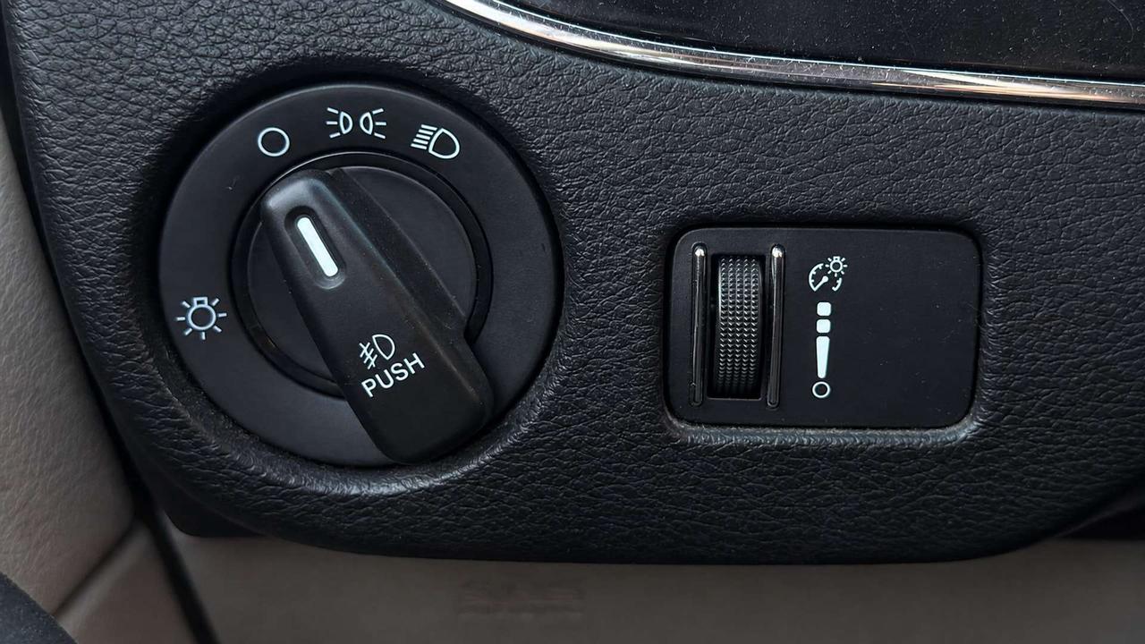 2016 Dodge Grand Caravan SXT Photo