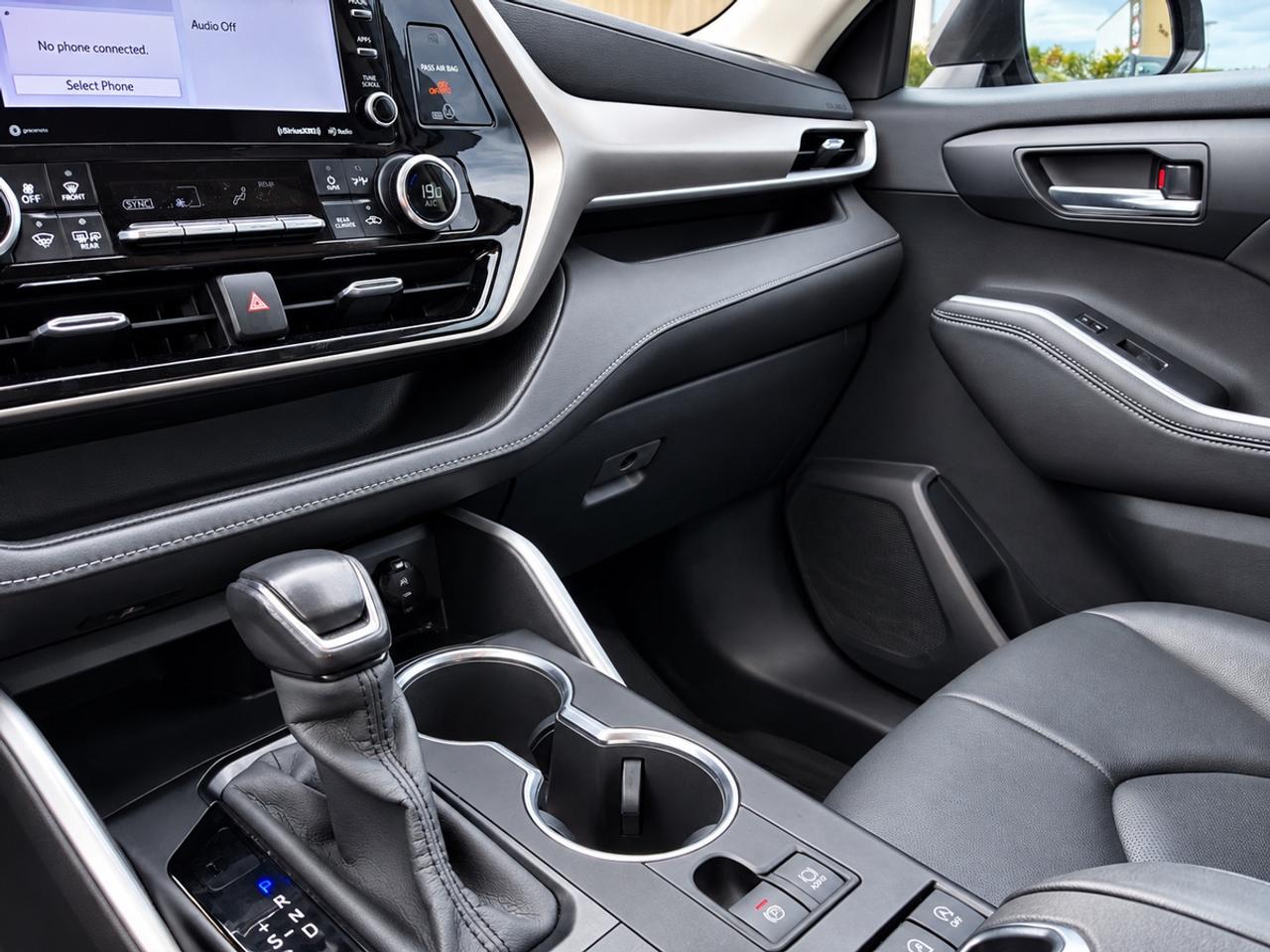 2020 Toyota Highlander XLE Photo