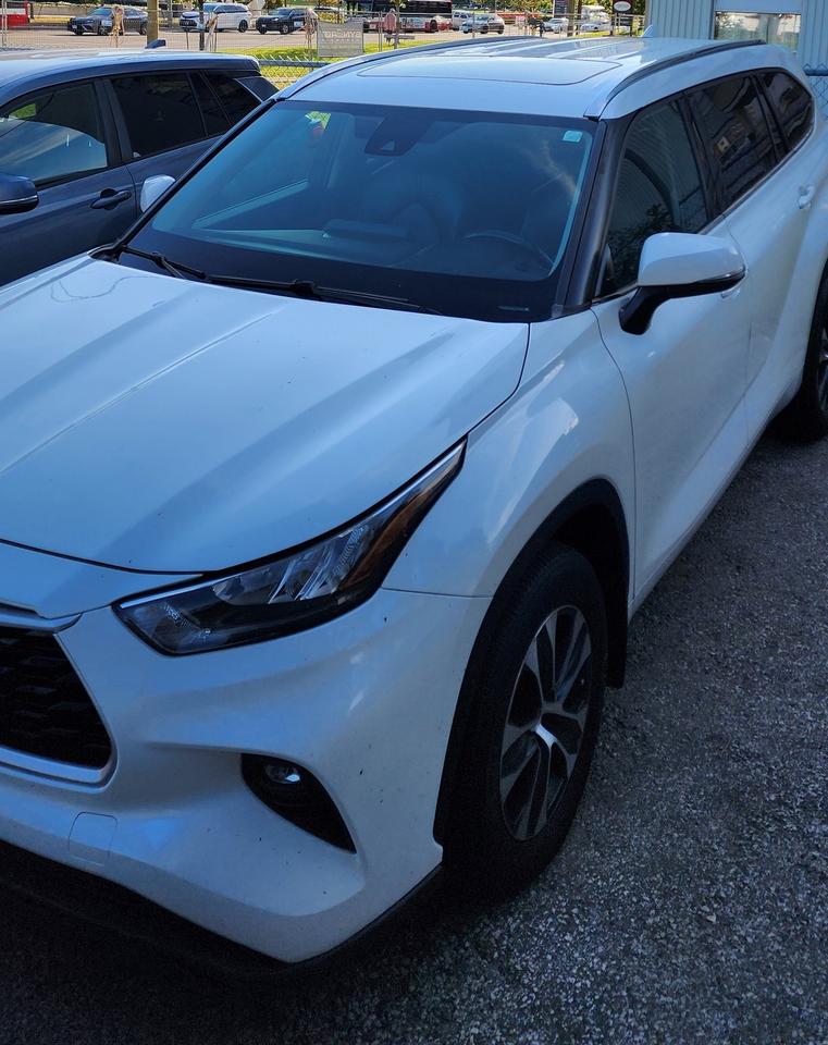 2020 Toyota Highlander XLE Photo
