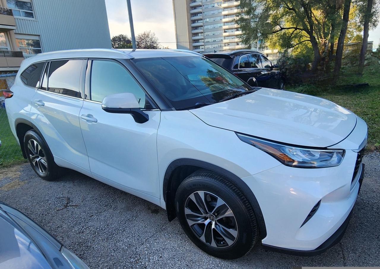 2020 Toyota Highlander XLE Photo