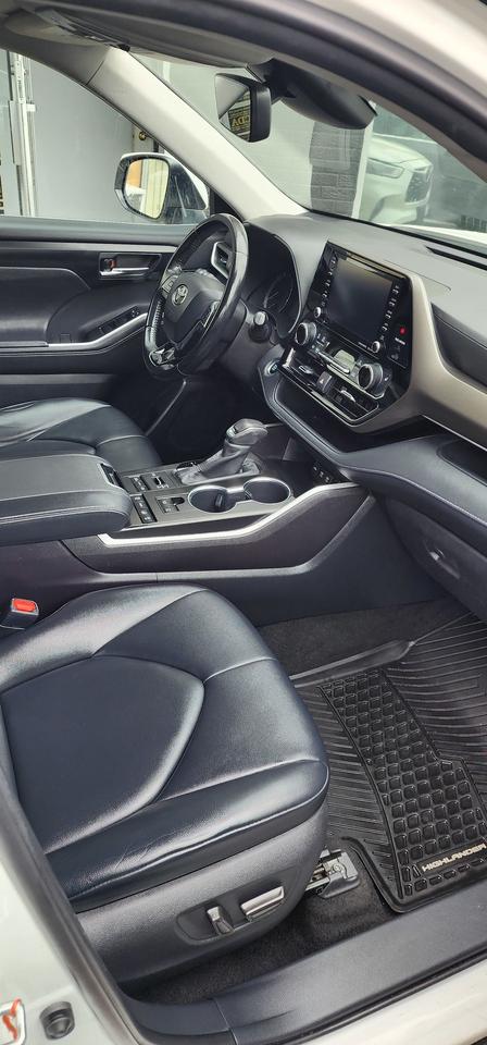 2020 Toyota Highlander XLE Photo
