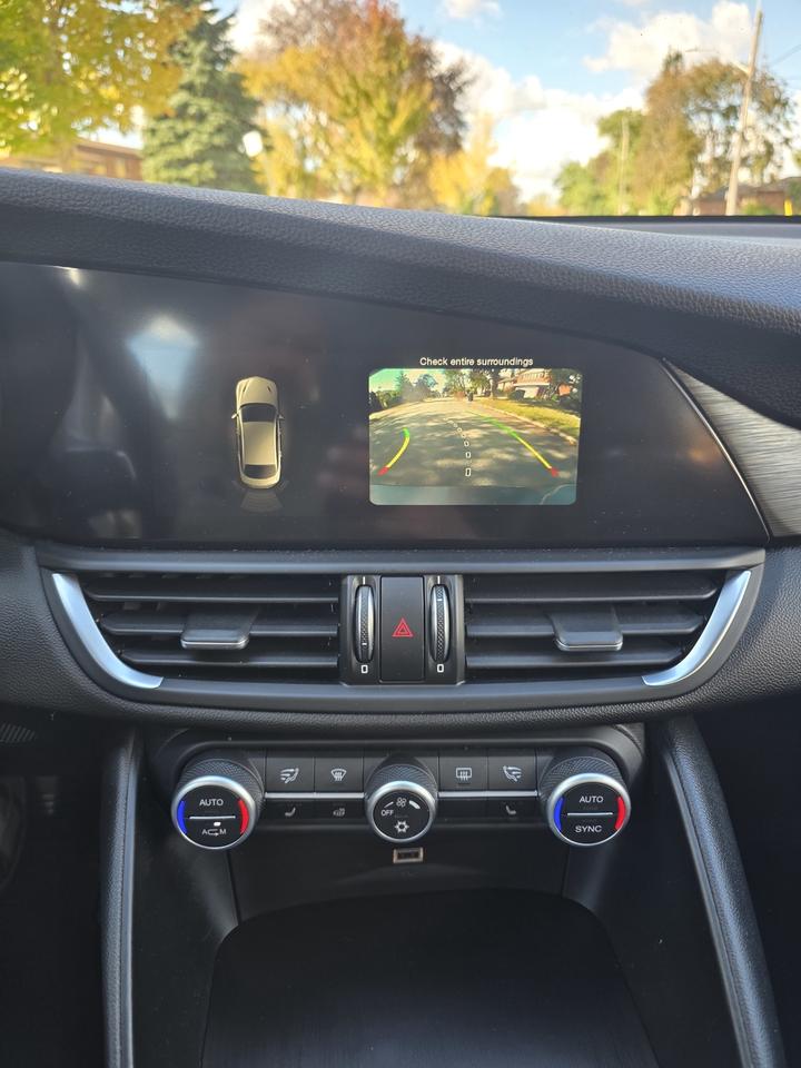 2017 Alfa Romeo Giulia Q4 Photo