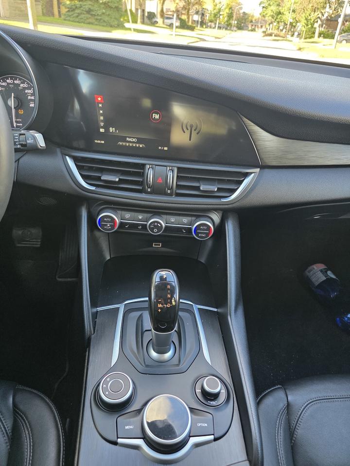 2017 Alfa Romeo Giulia Q4 Photo