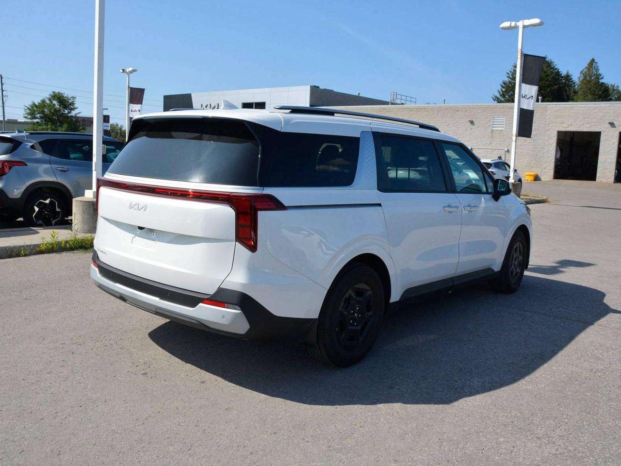 2026 Kia Carnival LX Photo