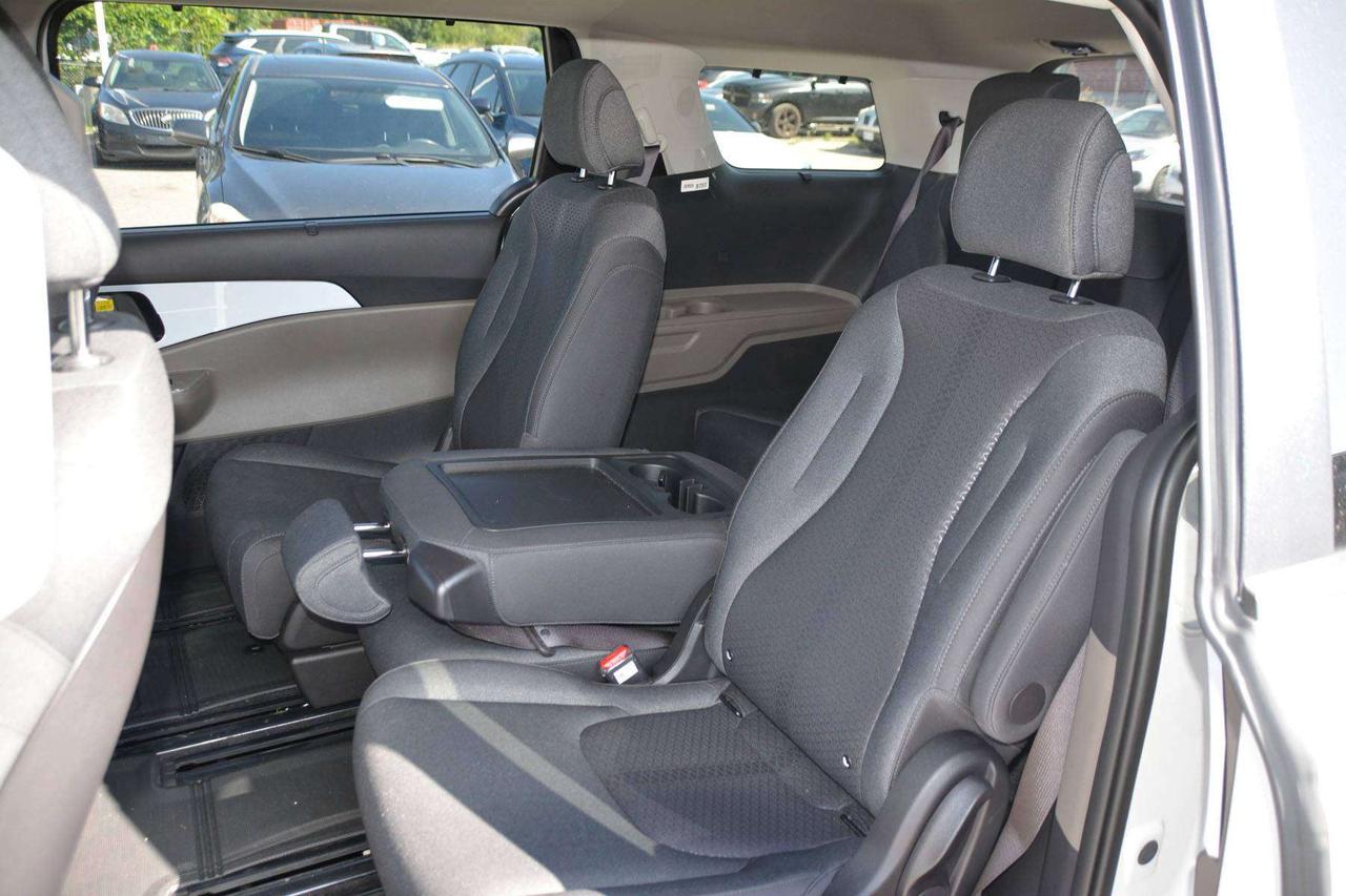 2026 Kia Carnival LX Photo
