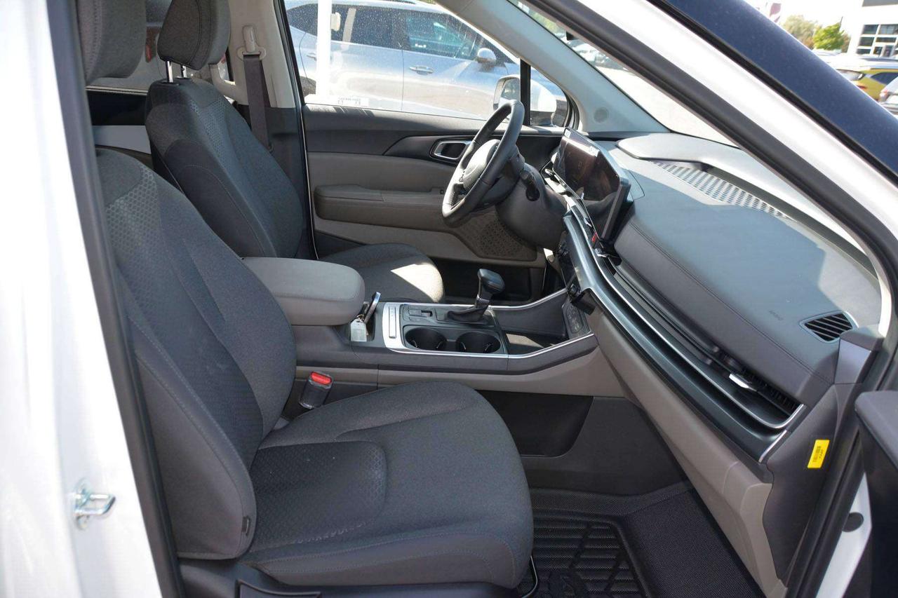 2026 Kia Carnival LX Photo