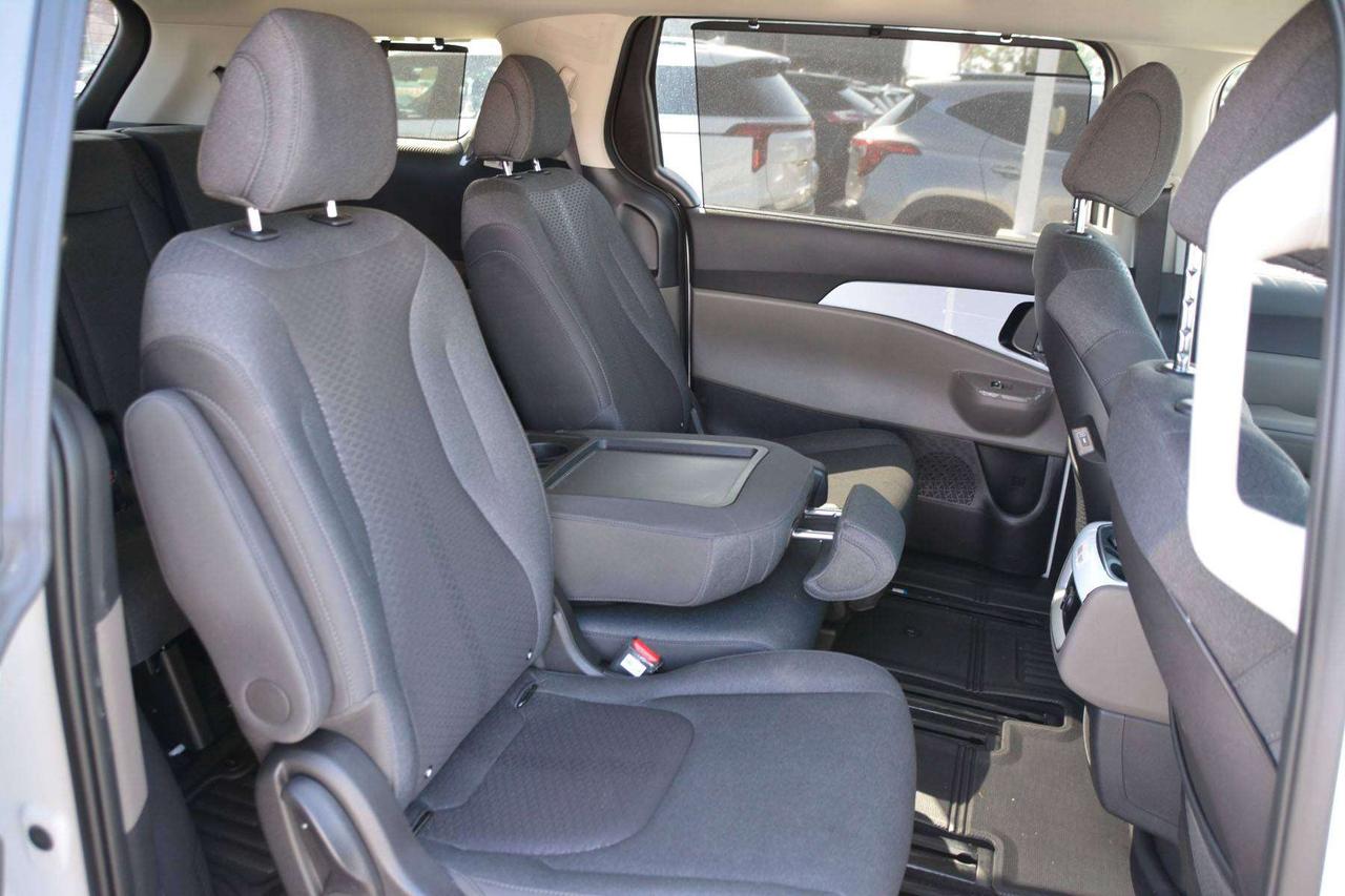 2026 Kia Carnival LX Photo