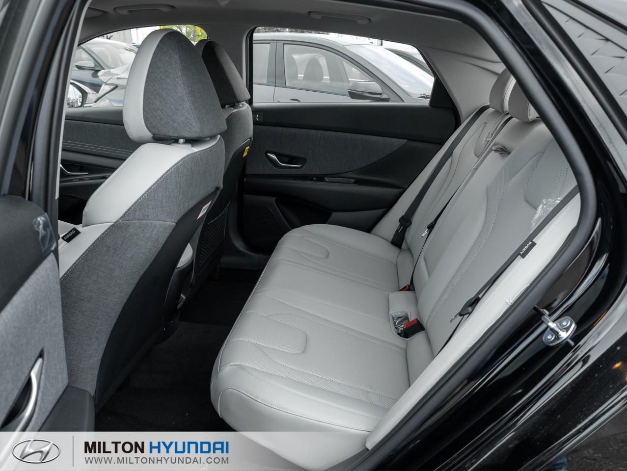2026 Hyundai Elantra HEV Luxury 4dr Sedan Photo