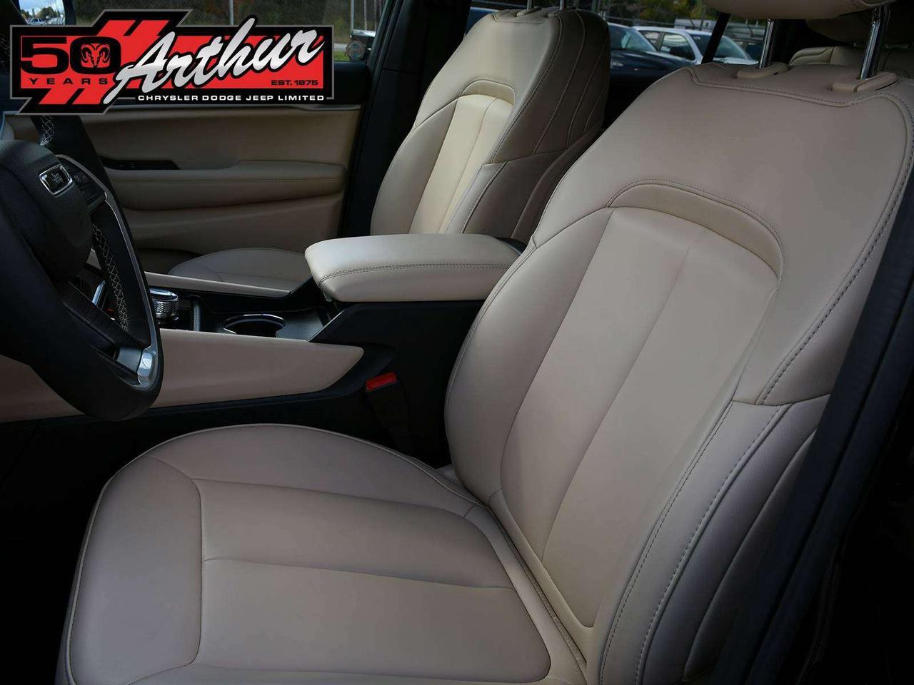 2025 Jeep Grand Cherokee LIMITED L PANO ROOF 2ND ROW BENCH Photo