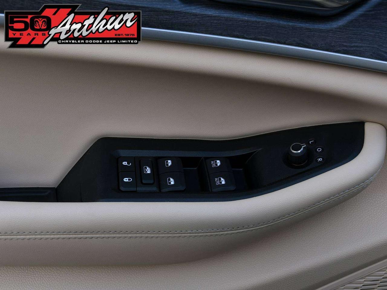 2025 Jeep Grand Cherokee LIMITED L PANO ROOF 2ND ROW BENCH Photo