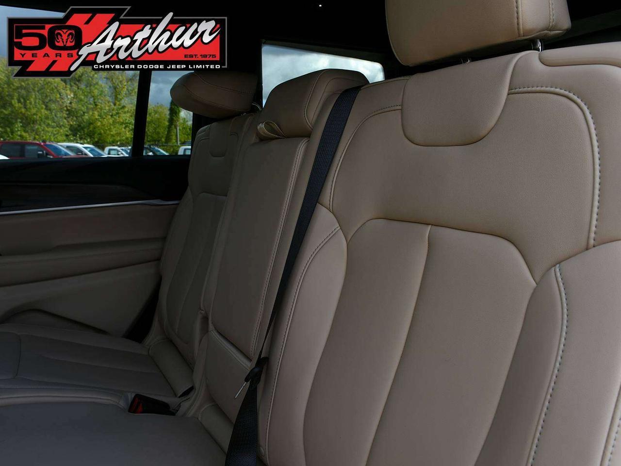 2025 Jeep Grand Cherokee LIMITED L PANO ROOF 2ND ROW BENCH Photo