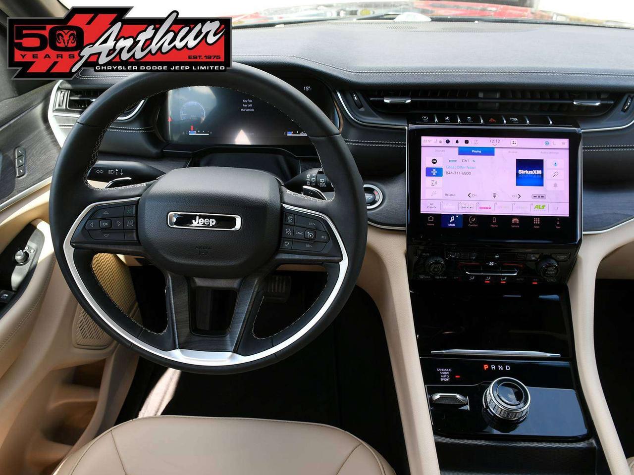 2025 Jeep Grand Cherokee LIMITED L PANO ROOF 2ND ROW BENCH Photo