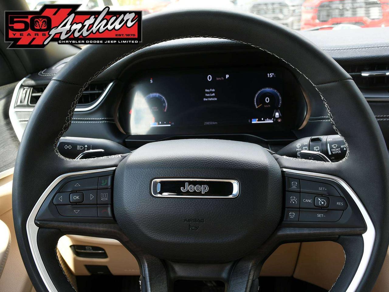 2025 Jeep Grand Cherokee LIMITED L PANO ROOF 2ND ROW BENCH Photo