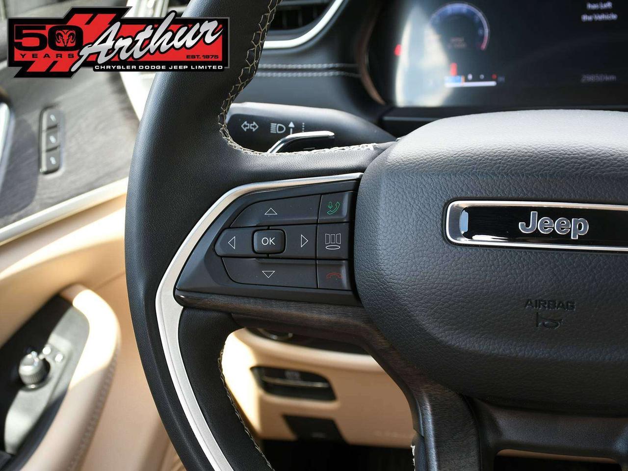 2025 Jeep Grand Cherokee LIMITED L PANO ROOF 2ND ROW BENCH Photo