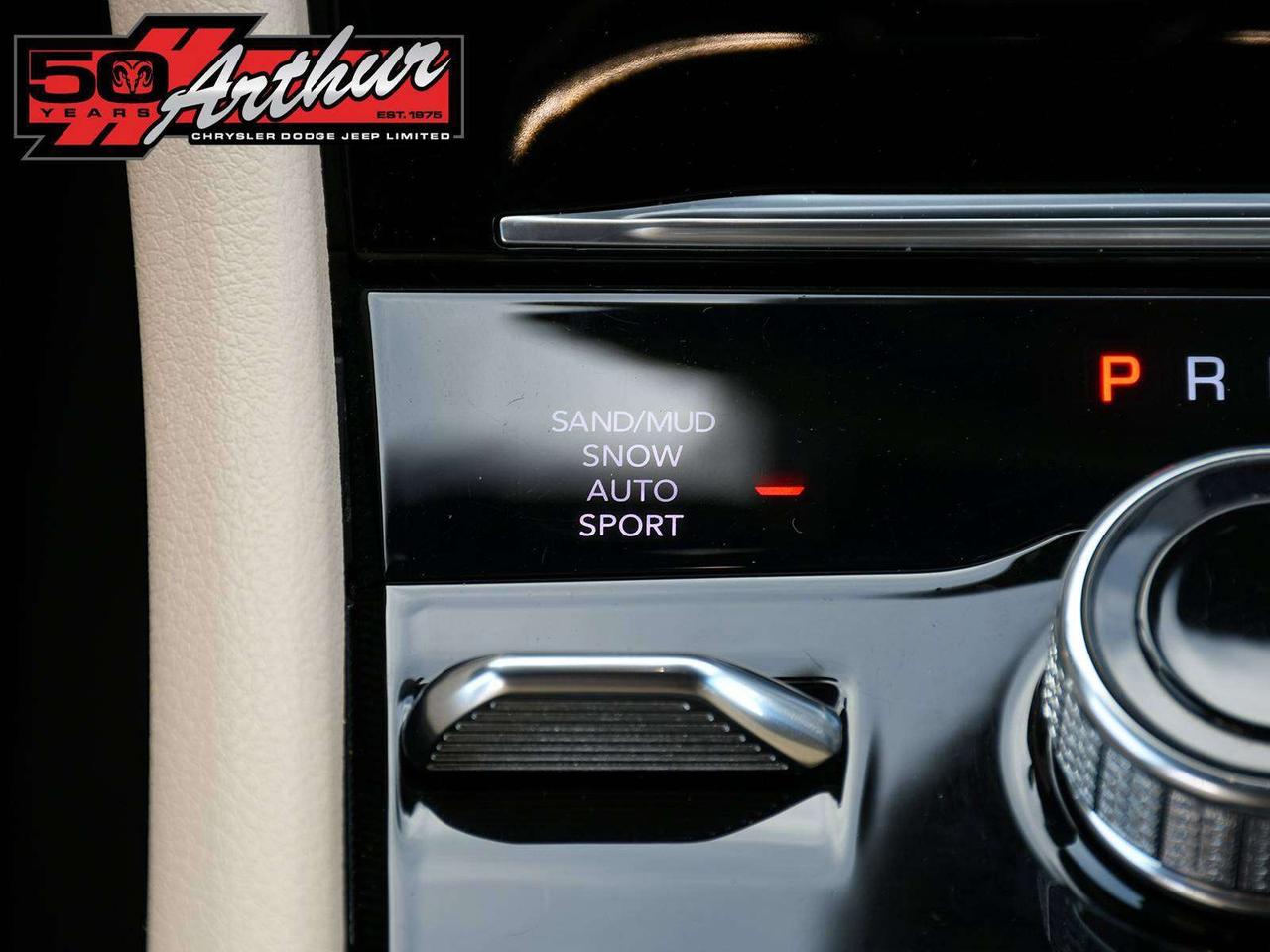 2025 Jeep Grand Cherokee LIMITED L PANO ROOF 2ND ROW BENCH Photo